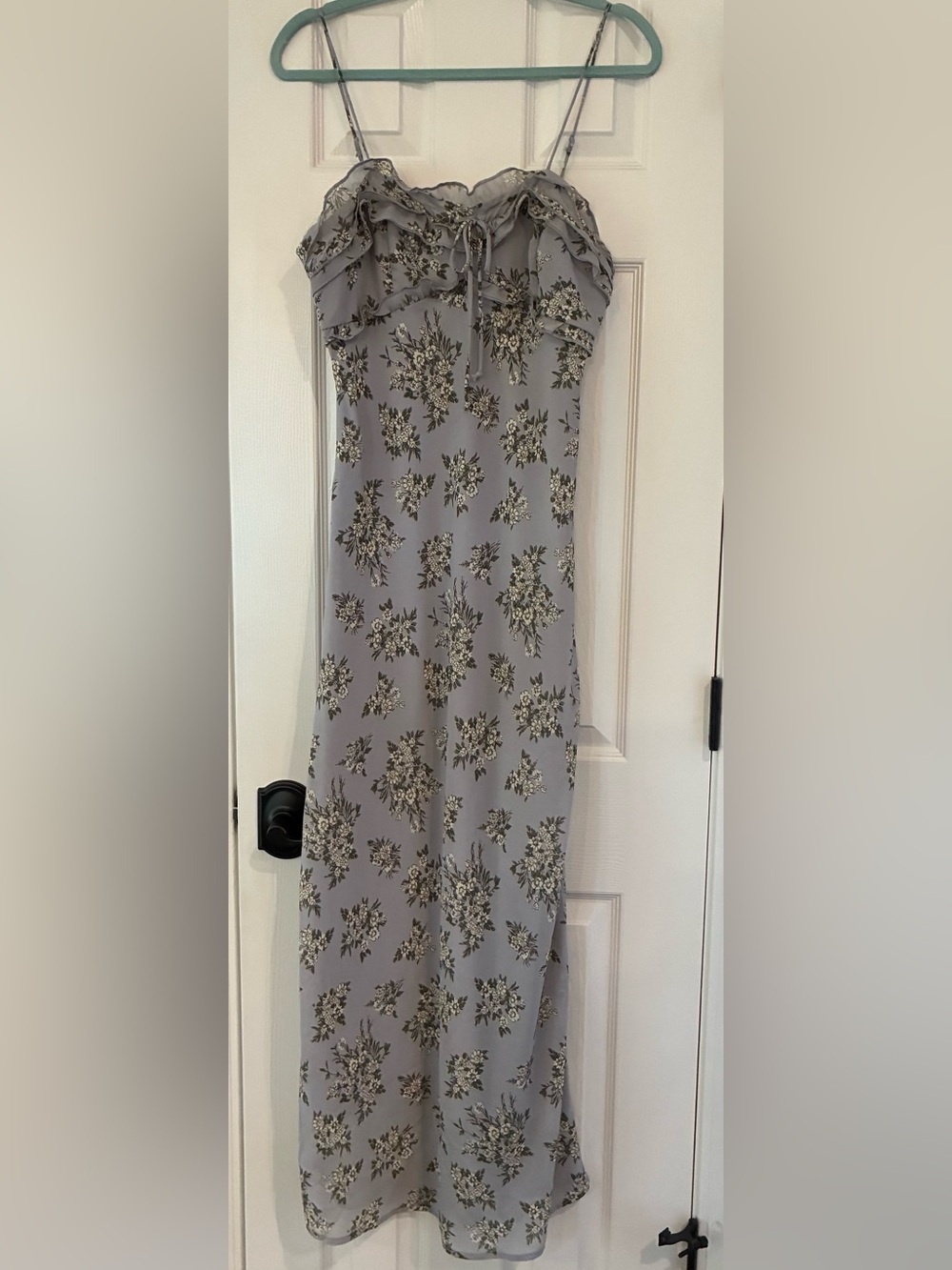 NWOT Wild Fable Floral Maxi Dress in Light Gray Size M